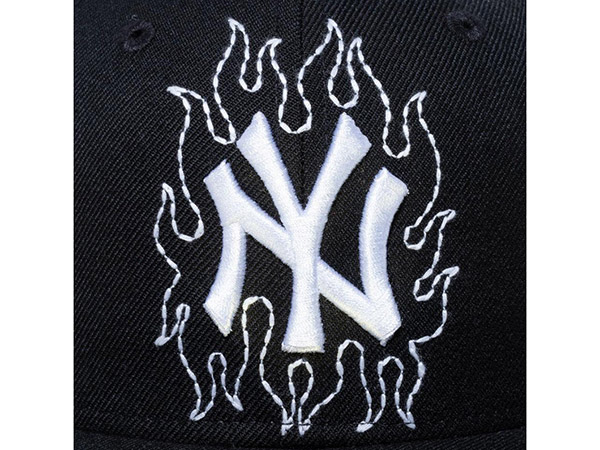 59FIFTY ニューヨーク・ヤンキース ステッチング ファイアーステッチ スカーレット グレーアンダーバイザー -BLACK-