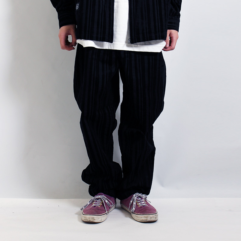 STRIPE CORDUROY TEPS -BLACK-