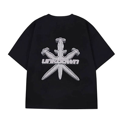 UNKNOWN LONDON(アンノウンロンドン)/ Iced Out Style Dagger Tee -BLACK-