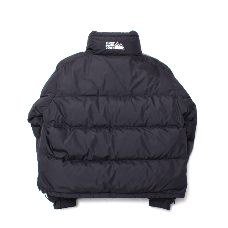 BUBBLE DOWN JACKET SHORT -BLACK-