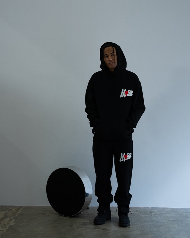 【予約:12月上旬頃入荷予定】HEART DRIP WAPPEN HOODIE -BLACK-