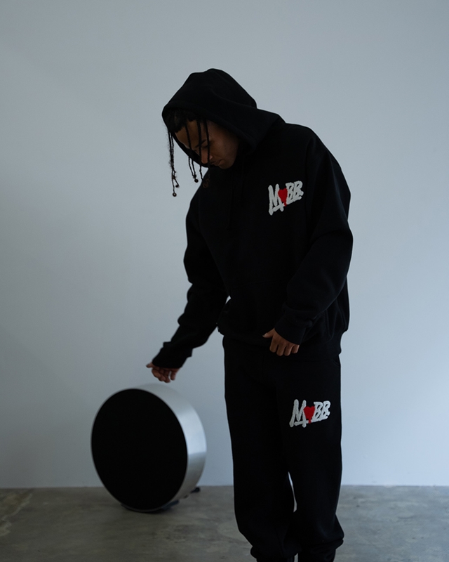 【予約:12月上旬頃入荷予定】HEART DRIP WAPPEN HOODIE -BLACK-