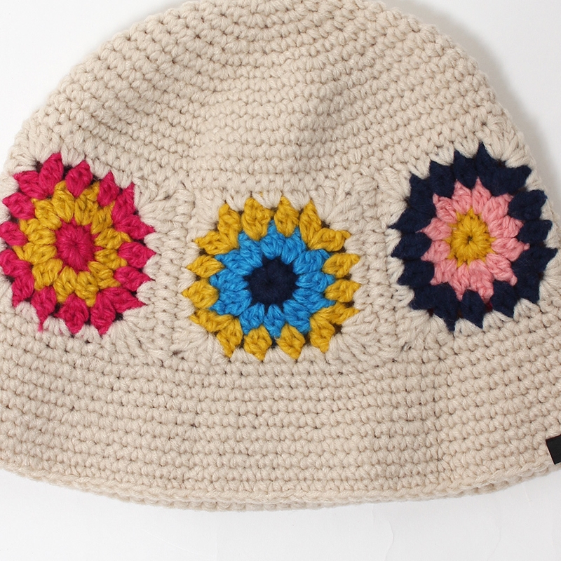 CROCHET BALL HAT -WHITE-