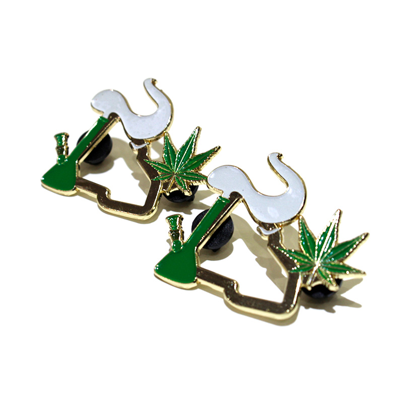 NEW ERA CUSTOM PINS CANNABIS BONG