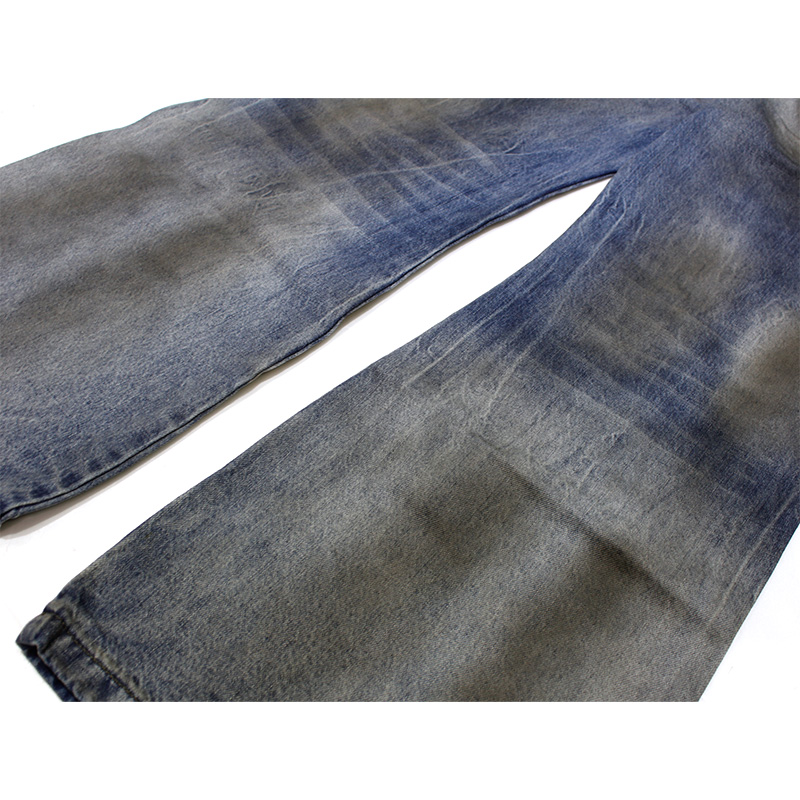 DISTRESSED DUSTY FLARED JEANS -BLUE-