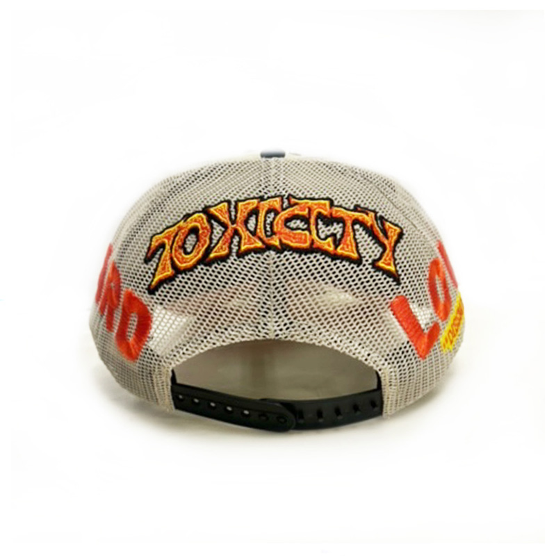 LOVE HARD TRUKER -OFF WHITE-