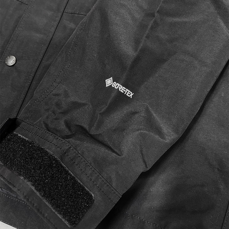 MOUNTAIN LIGHT JACKET -BLACK-