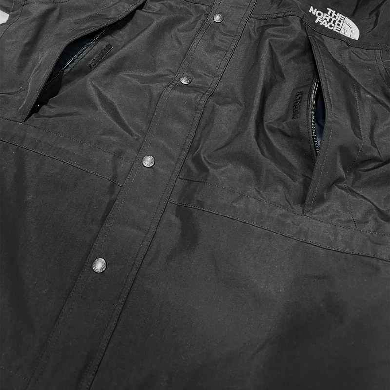 MOUNTAIN LIGHT JACKET -BLACK-