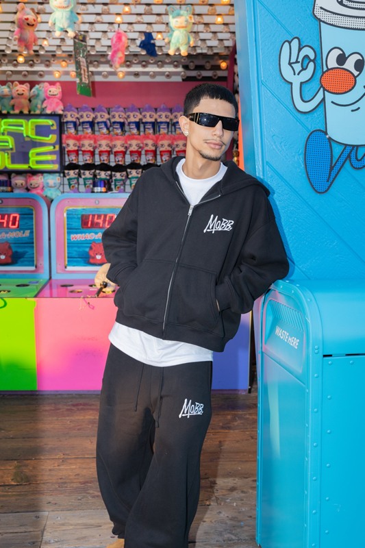 OG CURVED SWEAT PANTS -BLACK-