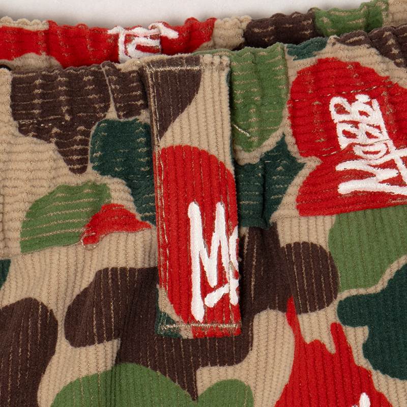 HEART DRIP CAMO SHORTS -BEIGE-