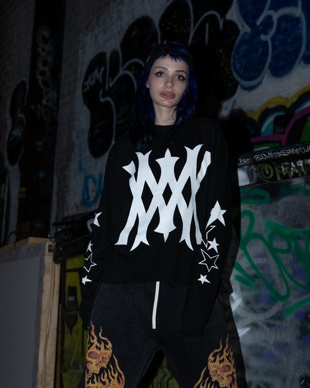 ESSENTIAL BIG LOGO LS -BLACK-
