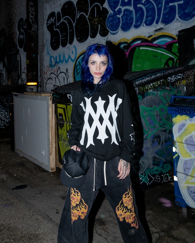 ESSENTIAL BIG LOGO LS -BLACK-