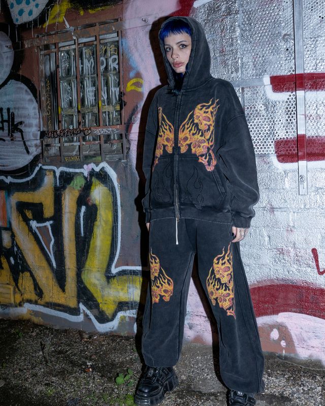 FLAME SKULL ZIP HOODIE -BLACK-