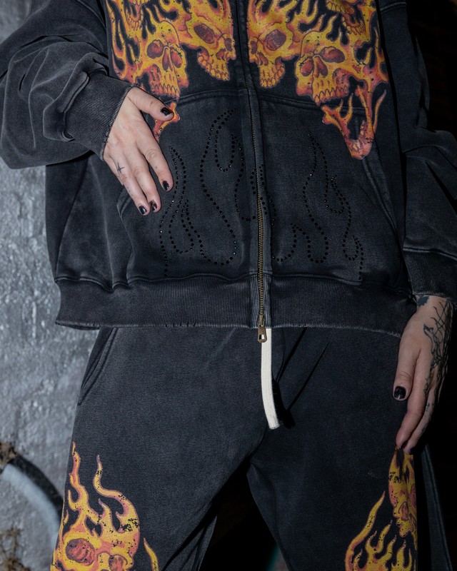 FLAME SKULL ZIP HOODIE -BLACK-
