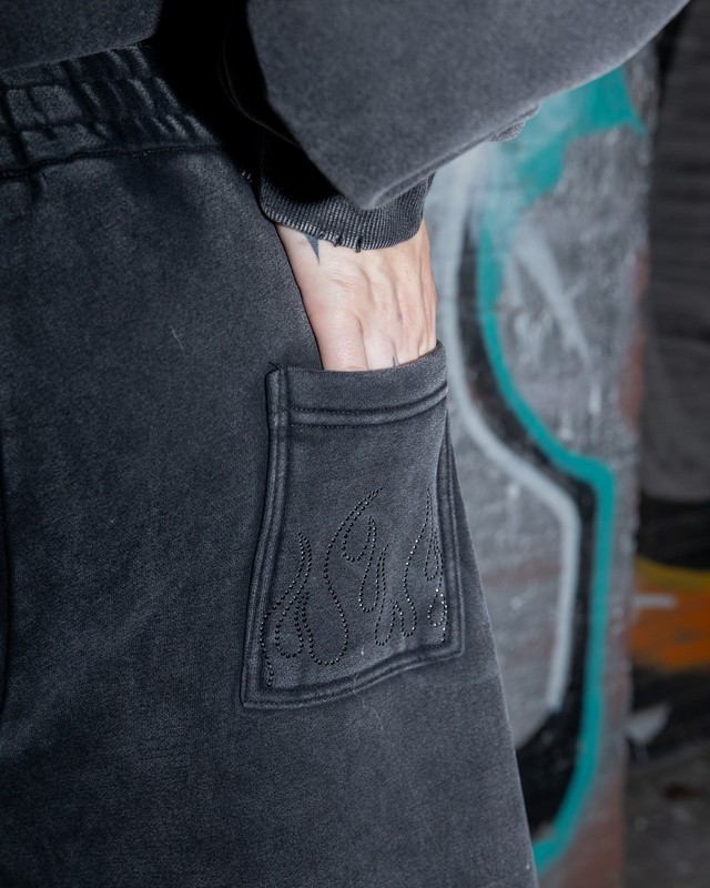 FLAME SKULL SWEATS -BLACK-