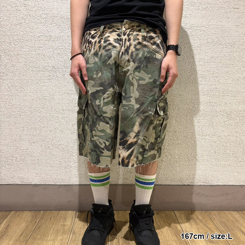 CAMO LEOPARD CARGO SHORTS