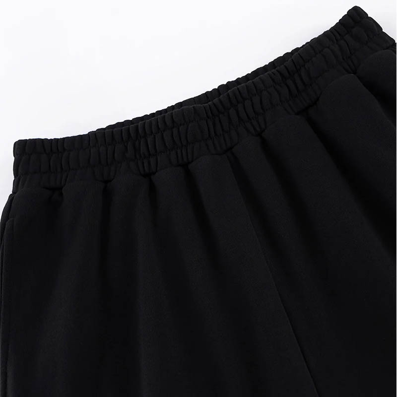 MULTIPLE CROSS LEATHER PATCH LOOSE FIT SWEAT PANTS -BLACK-