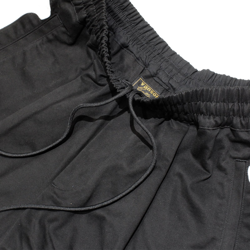 SINGLE TUCK SHORTS -BLACK-